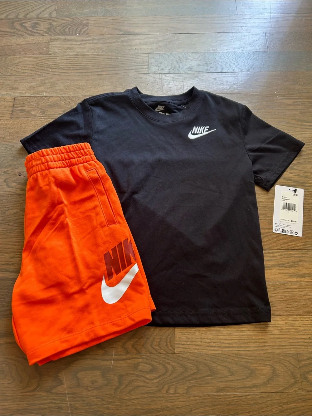 NWT Nike Boys Set size 7